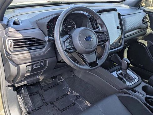 Used 2025 Subaru Forester Touring AWD/4WD image 10