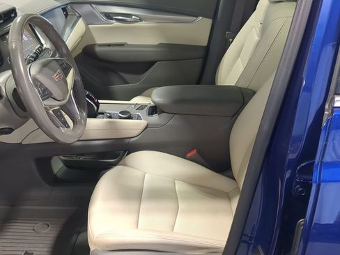 Used 2023 Cadillac XT5 Premium Luxury w/ LPO, Floor Liner Package AWD/4WD image 16