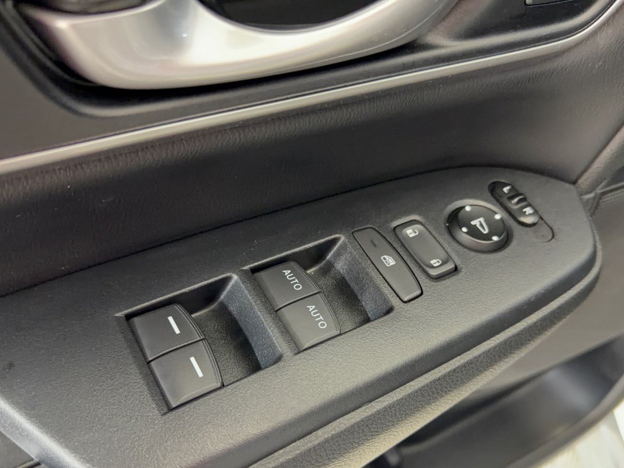 Used 2020 Honda CR-V EX-L image 15