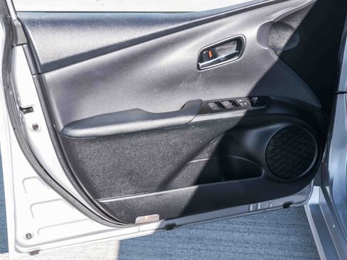 Certified 2019 Toyota Prius XLE w/ Advanced Technology Package FWD image 23