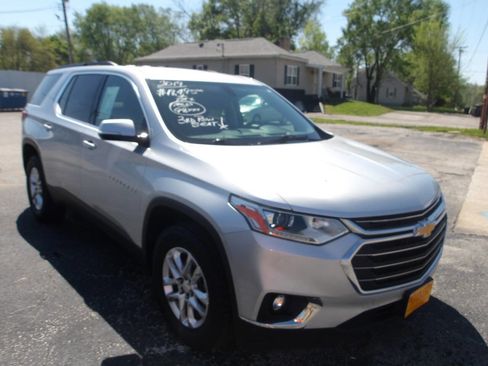 Used 2019 Chevrolet Traverse LT image 1