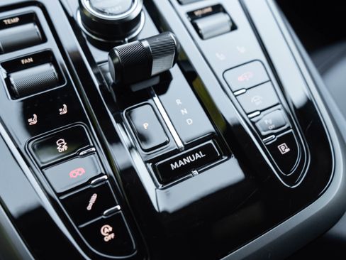 Used 2025 Aston Martin DBX 707 image 27