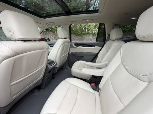 Used 2024 Cadillac XT6 Premium Luxury w/ Technology Package FWD image 42