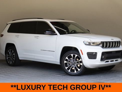 Used 2022 Jeep Grand Cherokee L Overland w/ Luxury Tech Group IV AWD/4WD image 2