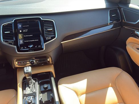 Used 2017 Volvo XC90 T6 Momentum w/ Vision Package AWD/4WD image 14