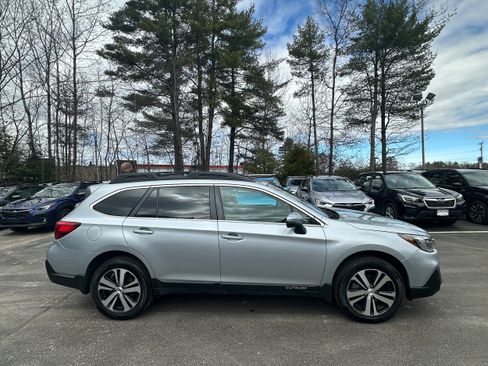 Used 2019 Subaru Outback 2.5i Limited image 4
