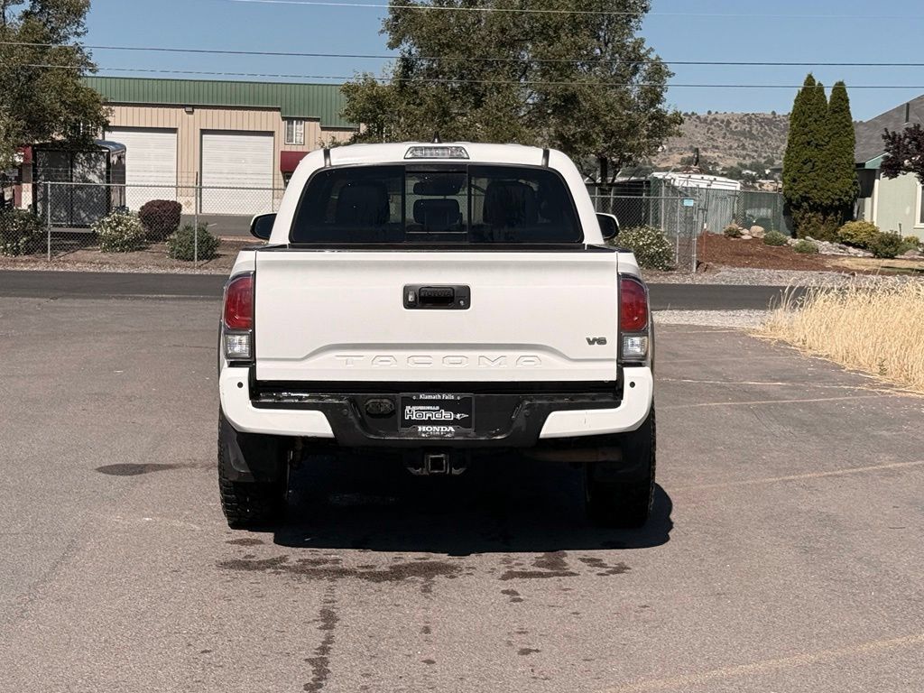Used 2021 Toyota Tacoma TRD Off-Road w/ TRD Premium Off Road Package AWD/4WD image 5