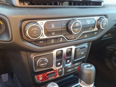 Used 2024 Jeep Wrangler Sport AWD/4WD image 23