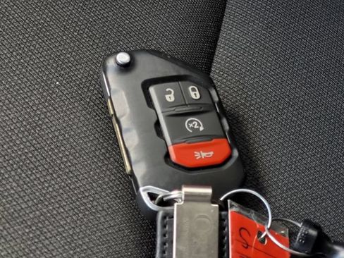 Used 2021 Jeep Gladiator Mojave AWD/4WD image 27