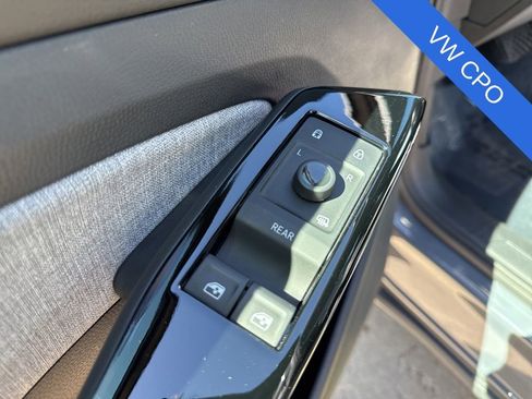 Used 2023 Volkswagen ID.4 Pro AWD/4WD image 12