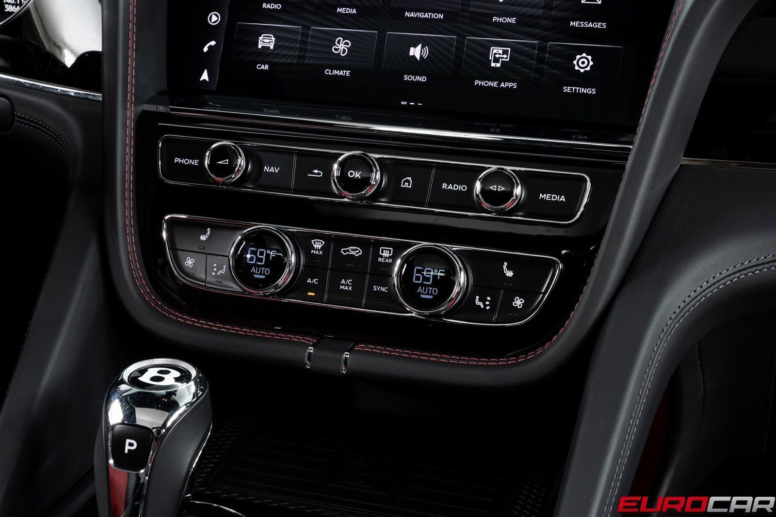 Used 2024 Bentley Bentayga AWD/4WD image 28