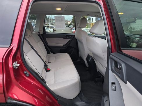 Used 2015 Subaru Forester 2.5i Premium image 12
