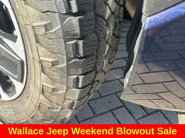 Used 2025 Toyota Tundra Limited AWD/4WD image 5