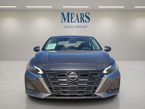 Used 2023 Nissan Altima 2.5 SV image 9