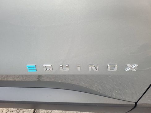 New 2026 Chevrolet Equinox EV LT image 11