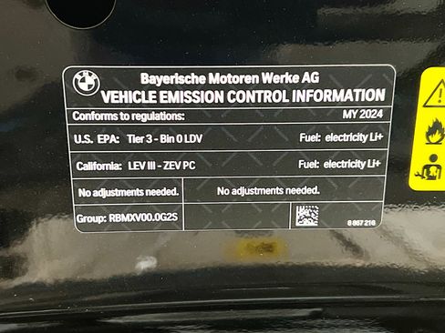 Used 2024 BMW i4 eDrive40 w/ Premium Package image 23