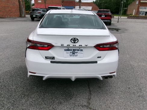 Used 2024 Toyota Camry SE w/ Convenience Package FWD image 4
