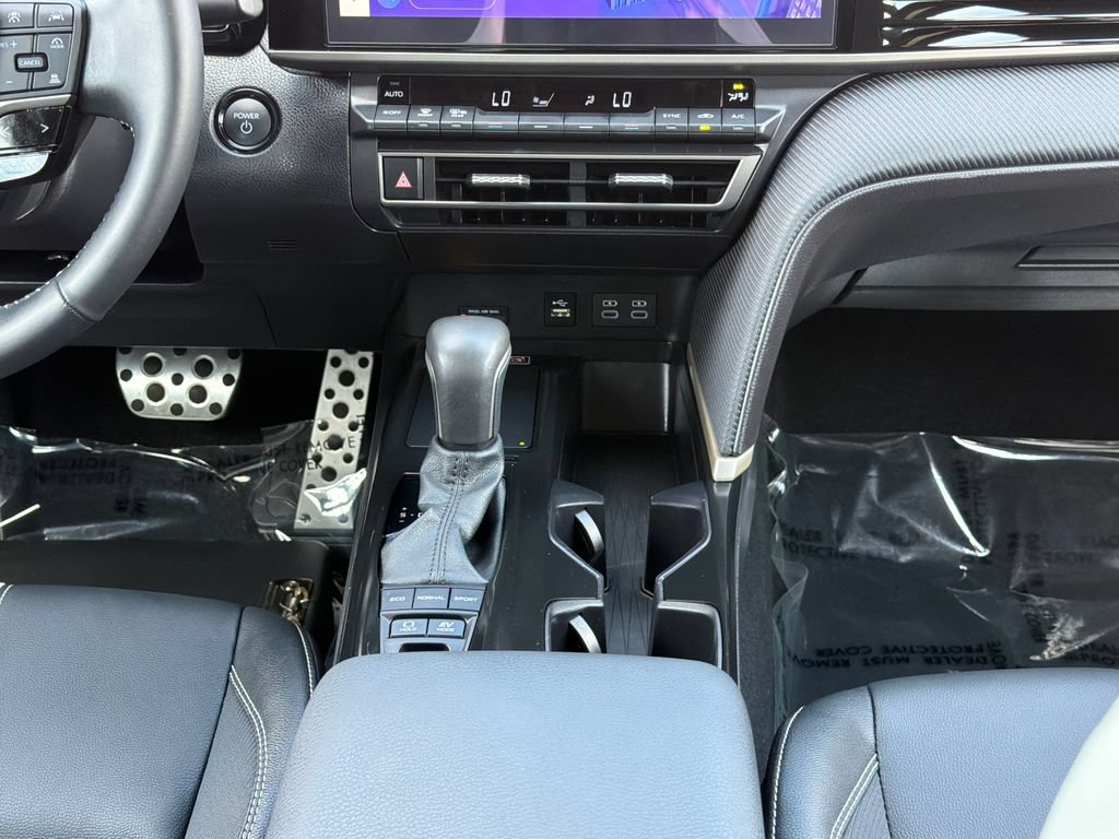 Used 2025 Toyota Camry SE w/ Multimedia Upgrade Package FWD image 14
