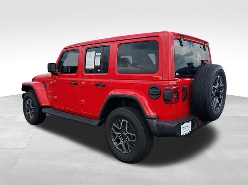 Used 2024 Jeep Wrangler Unlimited Sahara w/ Technology Group AWD/4WD image 6