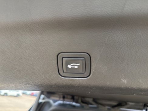 Used 2022 Chevrolet Tahoe LT w/ Luxury Package image 41