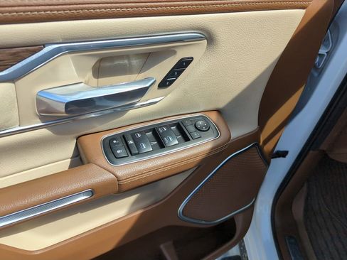 Used 2019 RAM 1500 Laramie image 19