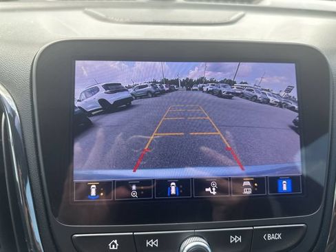 Used 2022 Chevrolet Equinox RS w/ RS Leather Package AWD/4WD image 16