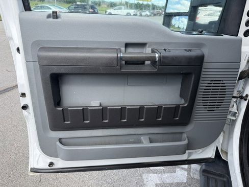 Used 2016 Ford F550 4x4 Regular Cab Super Duty image 19