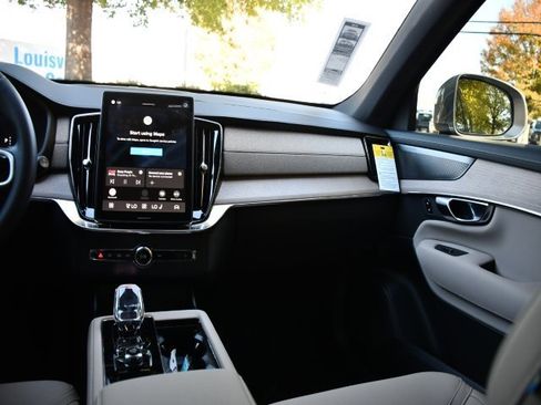 New 2026 Volvo XC90 B6 Plus w/ Protection Package Premier image 20