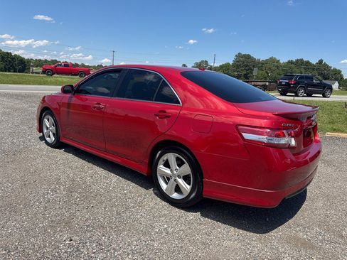 Used 2011 Toyota Camry SE w/ SE/XLE Extra-Value Pkg FWD image 8