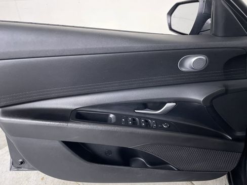 Used 2022 Hyundai Elantra SEL image 10