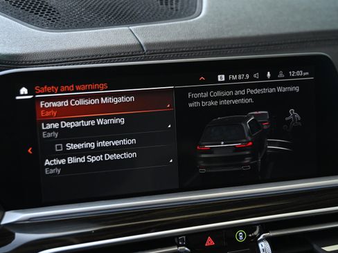 Used 2020 BMW X7 xDrive40i w/ Premium Package image 18