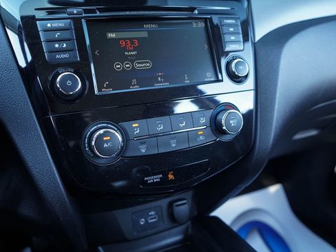 Used 2021 Nissan Rogue Sport S image 7