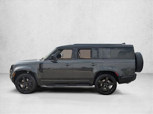New 2026 Land Rover Defender 130 X-Dynamic SE image 5