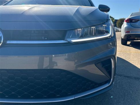 New 2026 Volkswagen Jetta SE image 8