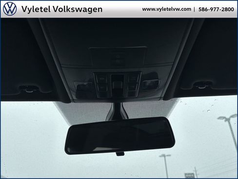 Used 2021 Volkswagen Tiguan SE R-Line image 33