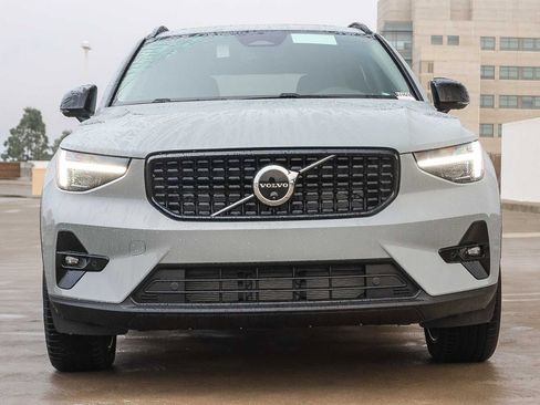 New 2025 Volvo XC40 B5 Plus w/ Protection Package Premier image 2