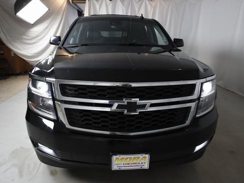 Used 2018 Chevrolet Suburban LT image 5