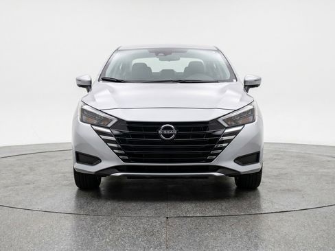 Used 2025 Nissan Versa SV FWD image 2