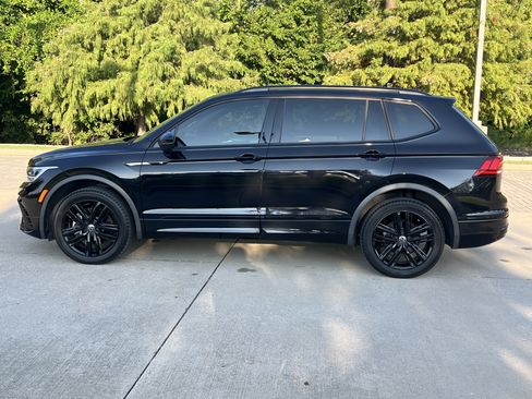 Used 2022 Volkswagen Tiguan SE R-Line FWD image 6