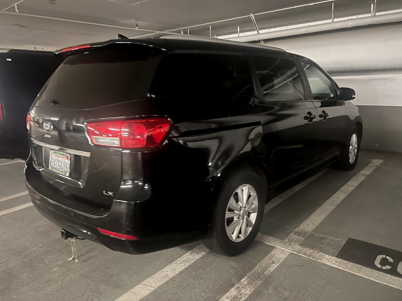 Used 2017 Kia Sedona LX w/ LX Essentials Premium Package FWD image 2
