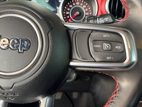Certified 2022 Jeep Wrangler Rubicon AWD/4WD image 17