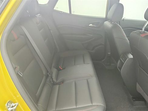 Certified 2024 Chevrolet Trax RS w/ Sunroof Package image 33