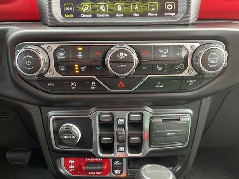 Used 2022 Jeep Gladiator Rubicon w/ Cold Weather Group image 23