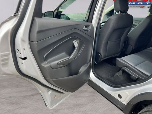 Used 2018 Ford Escape SE image 11