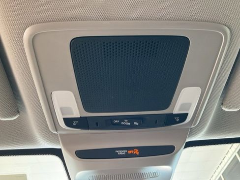 New 2026 Honda HR-V LX image 18