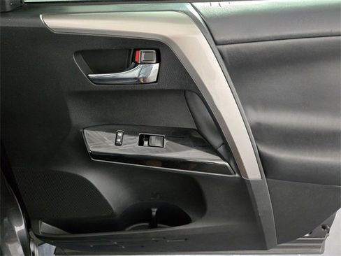 Used 2017 Toyota RAV4 Limited image 24