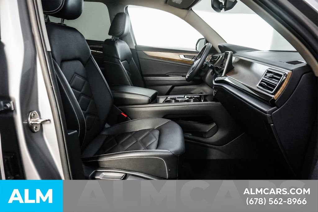 Used 2025 Volkswagen Atlas SE FWD image 20