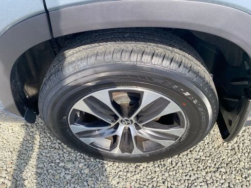 Used 2021 Toyota Highlander XLE image 26