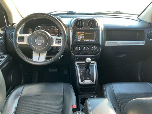 Used 2015 Jeep Compass Latitude image 17