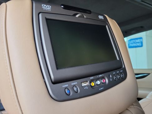 Used 2019 Cadillac Escalade Platinum AWD/4WD image 13
